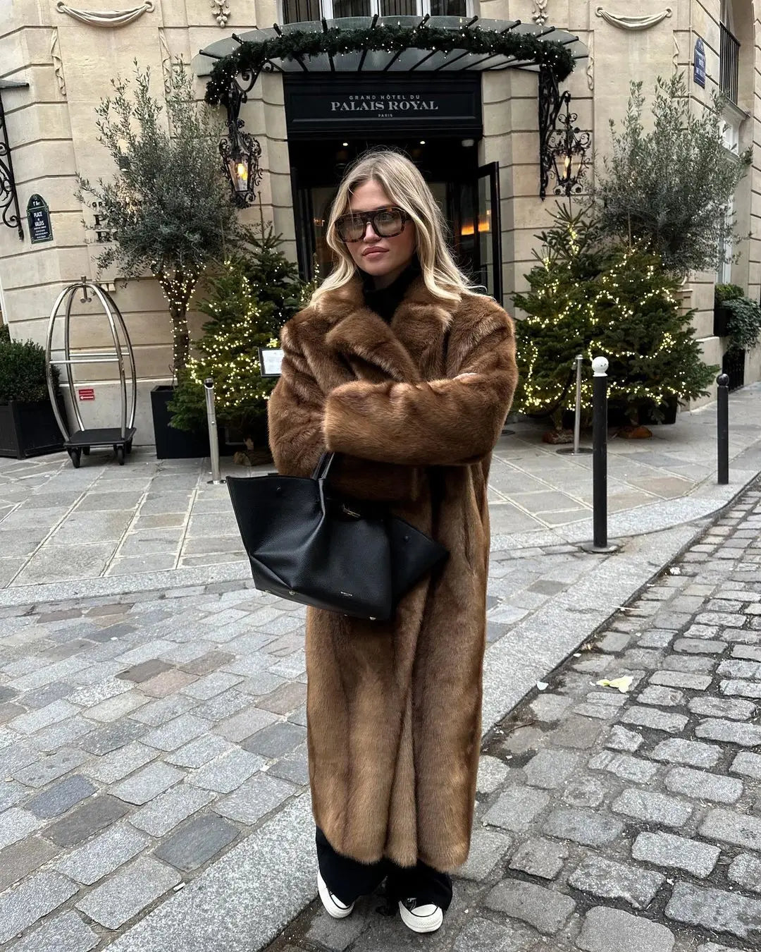 Women's Thick Brown Faux Fur Long Overcoat Fashion Fleece Warm Long Trench Coats Winter Fluffy Plush 2024 New Street Outerwear